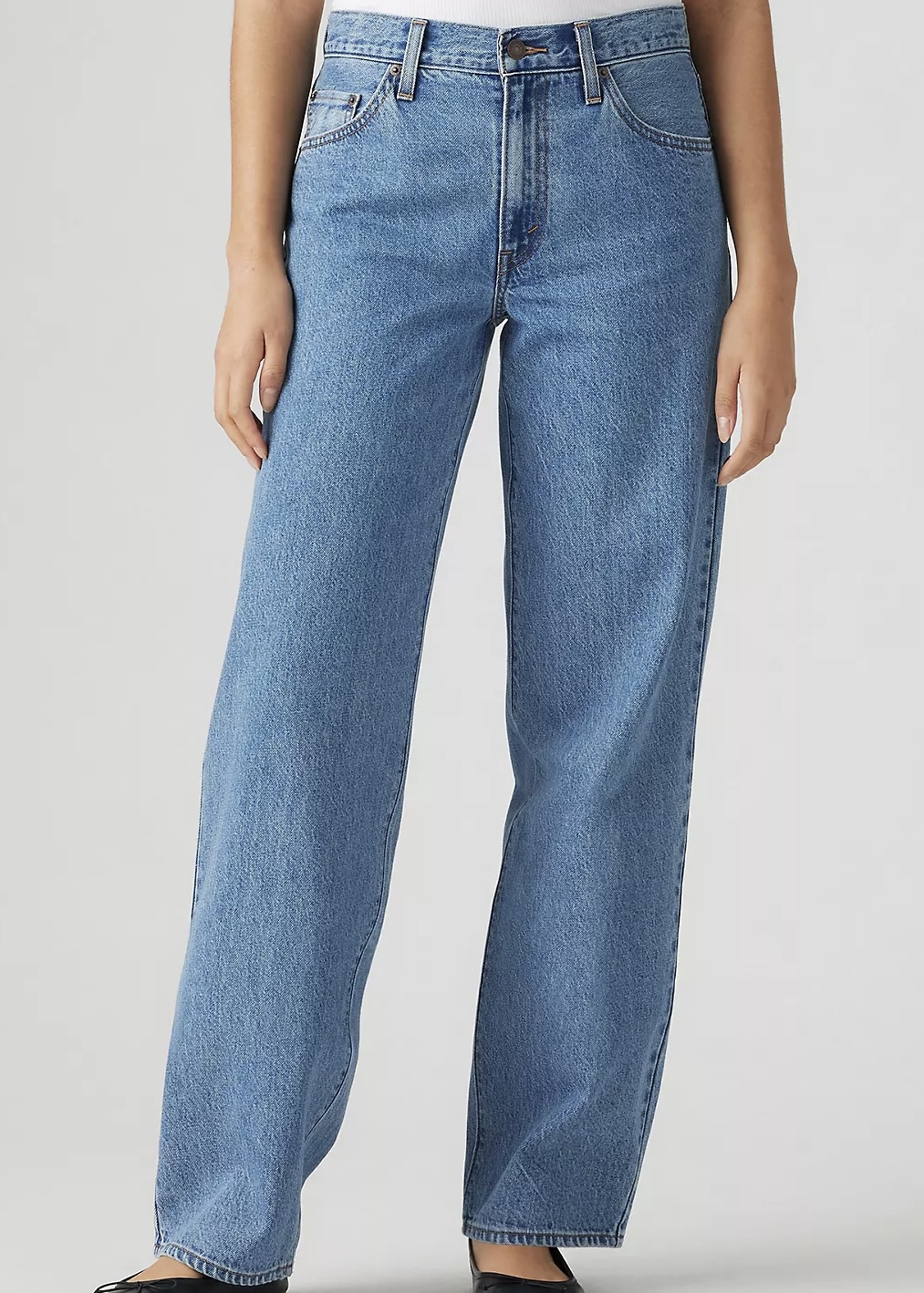 Levis Baggy Dad Women's Jeans on model